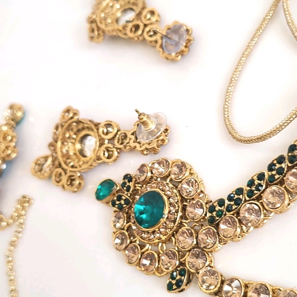 Necklace Set NIB - Picture 7 of 12